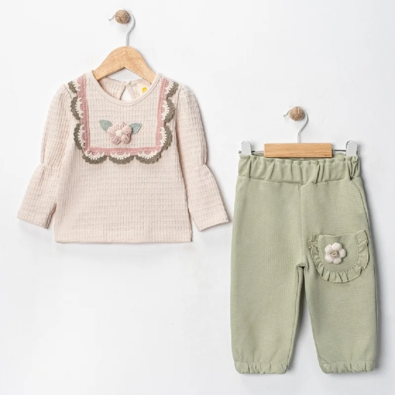 Çiçek Motifli Takım 